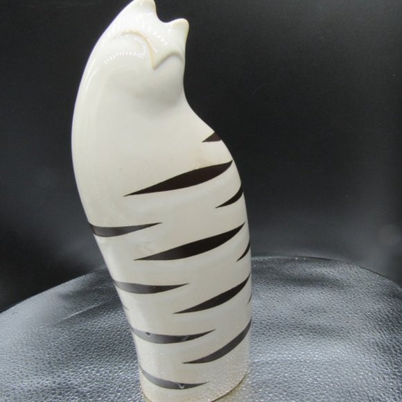 ART DECO CERAMIC STRIPED BLACK & WHITE CAT. 10.5 INCHES TALL. - Picture 4 of 6